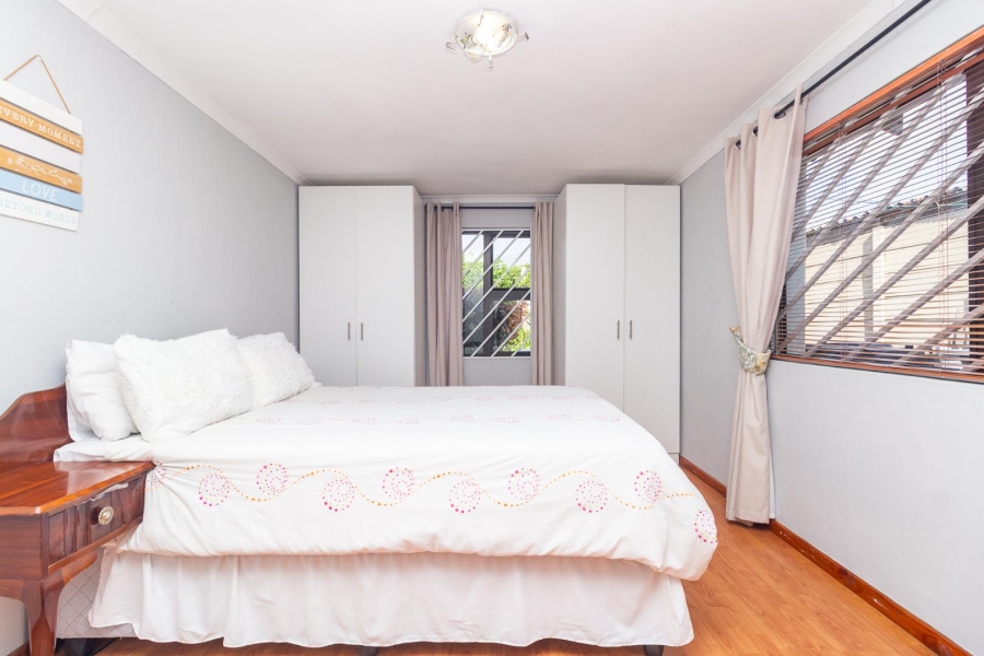 3 Bedroom Property for Sale in Bridgetown Western Cape